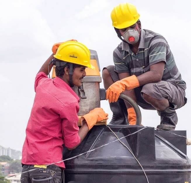 تنظيف خزان الماء من الطحالب